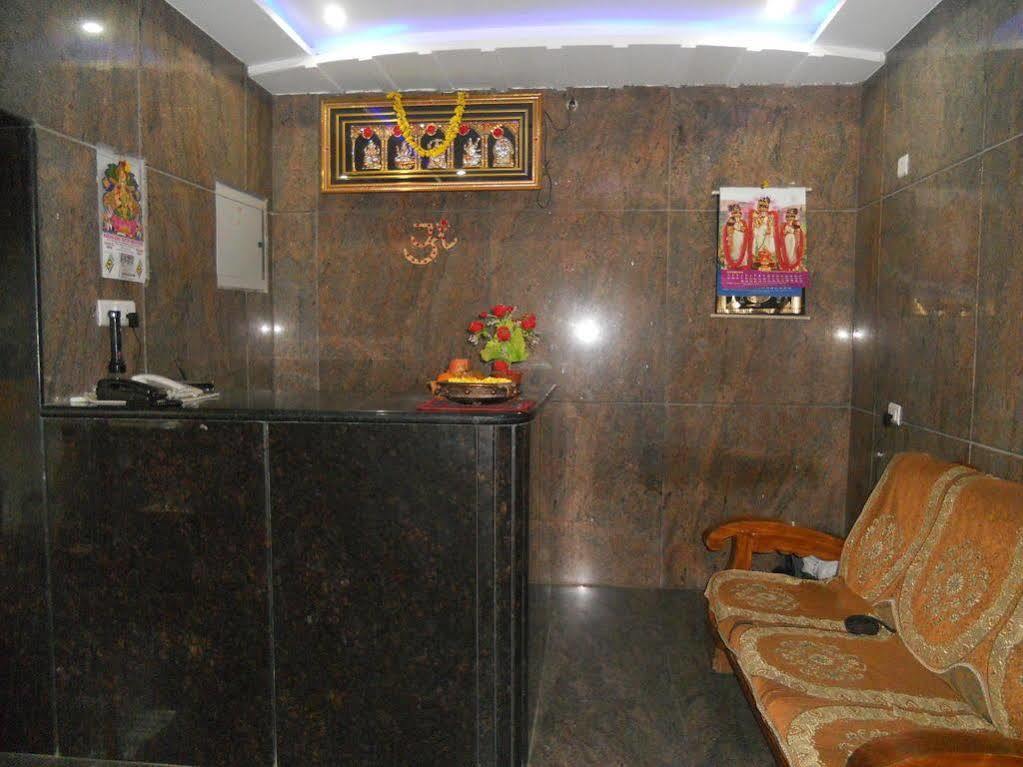 Hotel Sahasra Residency Тирупати Екстериор снимка