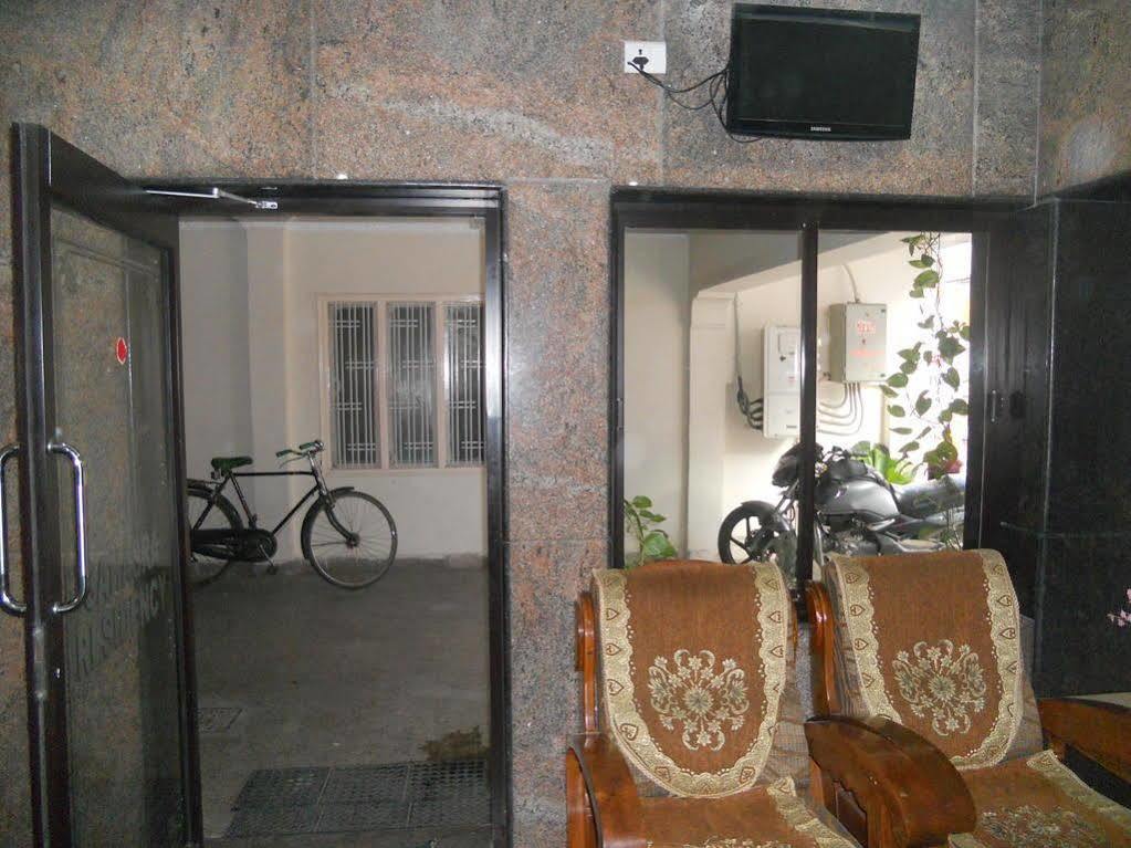 Hotel Sahasra Residency Тирупати Екстериор снимка