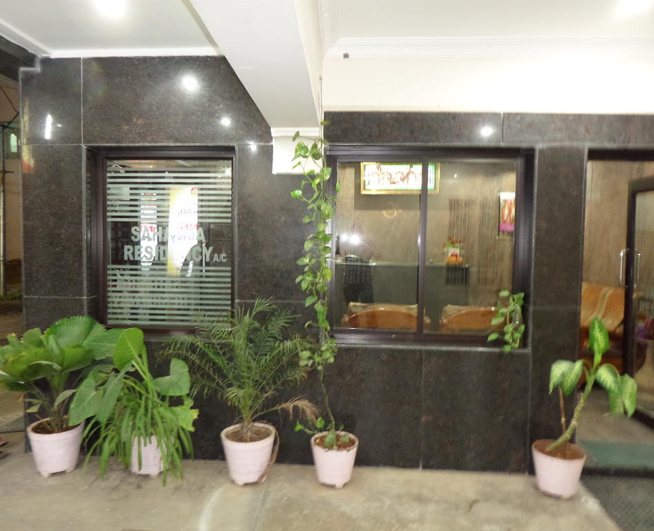 Hotel Sahasra Residency Тирупати Екстериор снимка