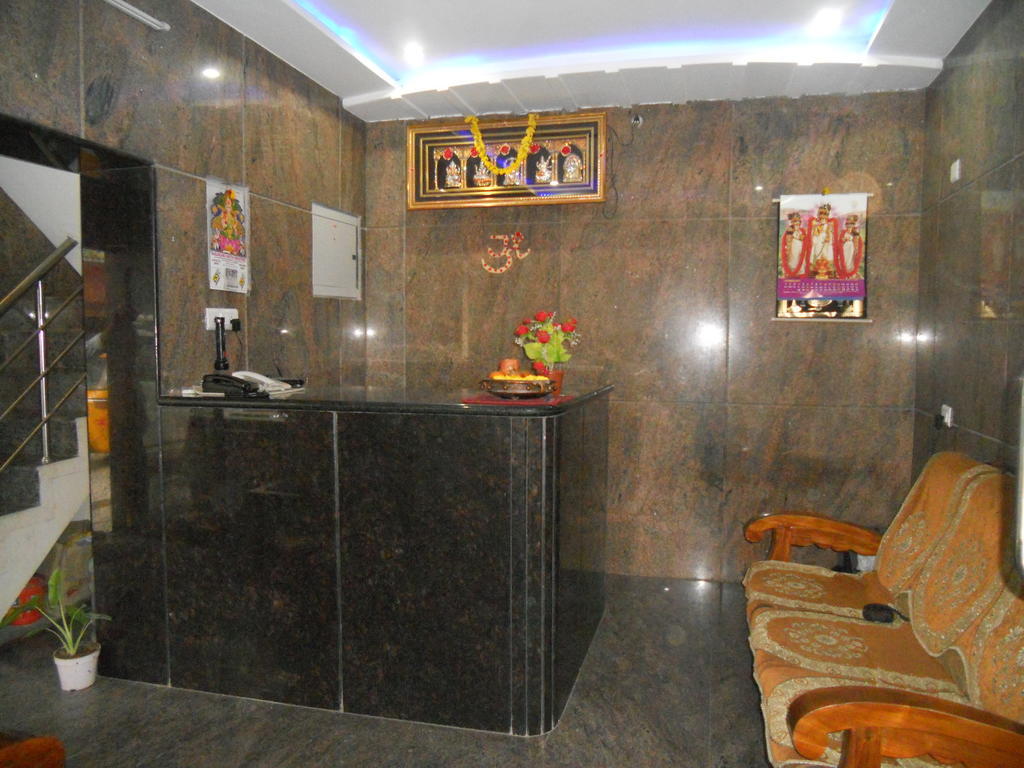 Hotel Sahasra Residency Тирупати Екстериор снимка
